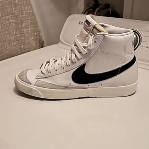 Nike sneakers size 11, white and black